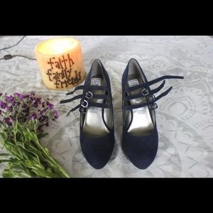 NWT Blue suede heels